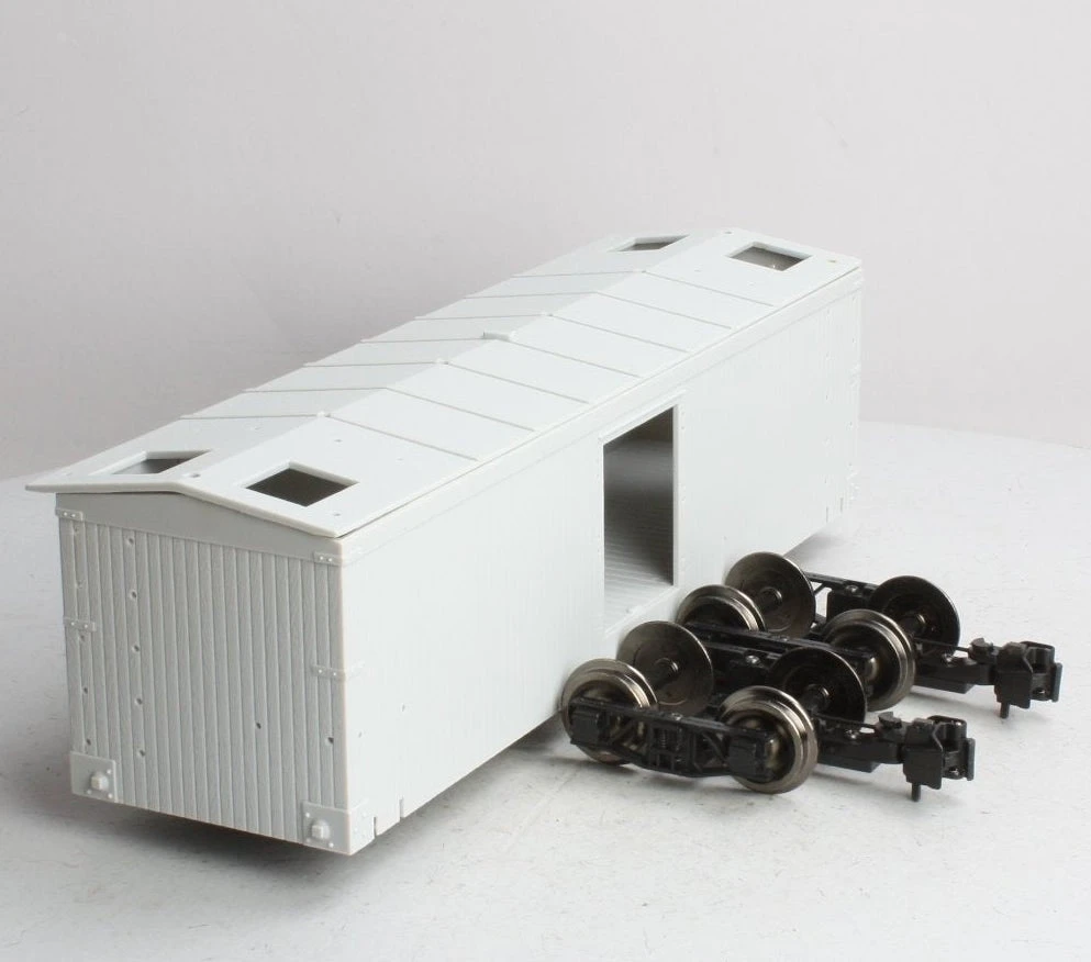 Bachmann Big Hauler 98912 G Scale KIT Reefer Car Undecorated - NOS 1 Bachmann Big Hauler 98912 G Scale KIT Reefer Car Undecorated - NOS