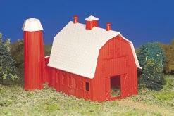 Bachmann Plasticville 45151 HO Scale Barn Kit