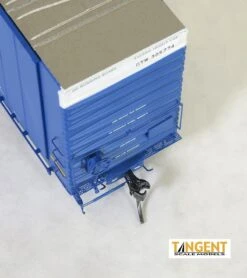 Tangent 25518-01 HO Scale 86' Auto Parts Boxcar Grand Trunk Western GTW 305735 5 Tangent 25518-01 HO Scale 86' Auto Parts Boxcar Grand Trunk Western GTW 305735 -Alas Train Model Shop tangent scale models 25518 01 ho scale 86 auto parts boxcar gtw 305735 3